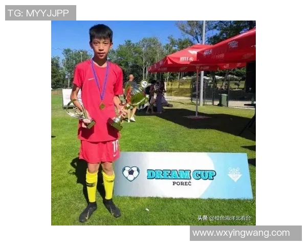 假扮足球明星的神秘人物揭晓背后的故事与真相