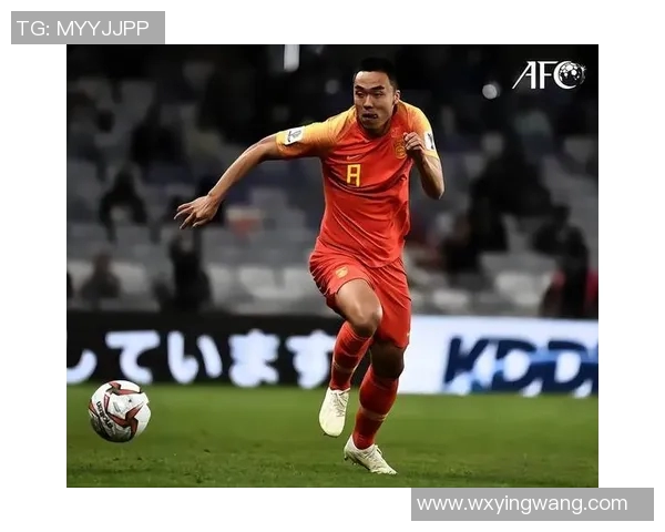 足球明星的辉煌历程与对年轻球员的激励之声 足球明星的辉煌历程与对年轻球员的激励之声